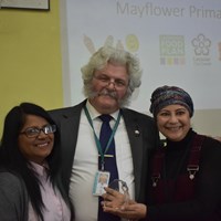 Grow Your Own Grub 2018 - 7 Horticulture specialist with staff from Mayflower Primary School